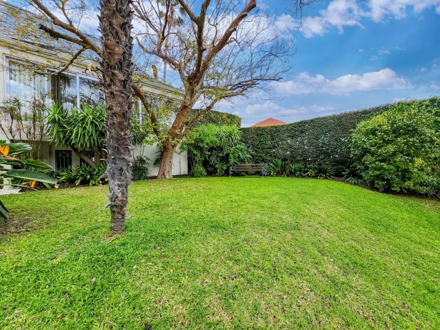 5 Bedroom Property for Sale in Fresnaye Western Cape